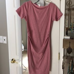 Fitted maternity dress.